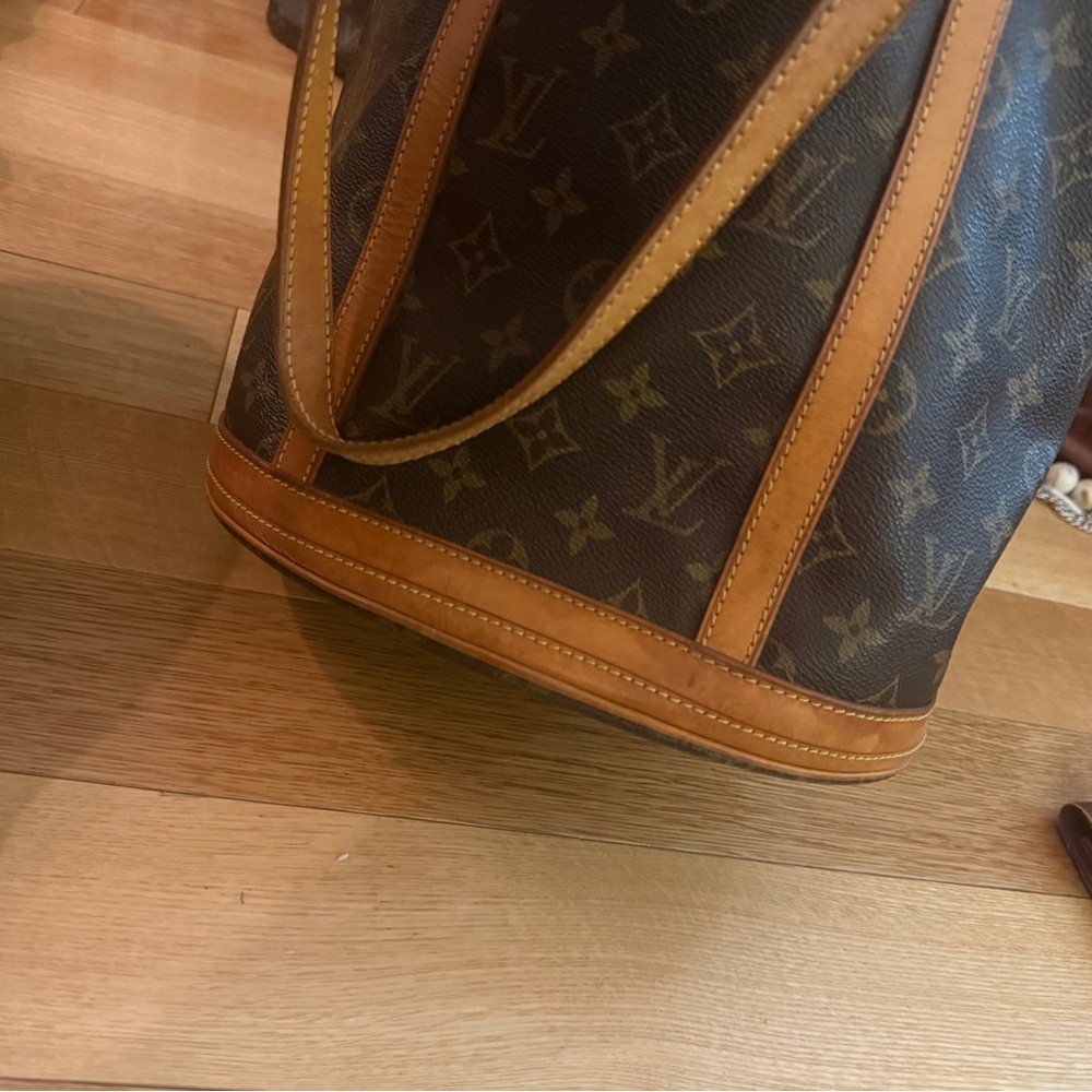 Louis Vuitton Bucket Monogram Shoulder Bag - Picture 16 of 17